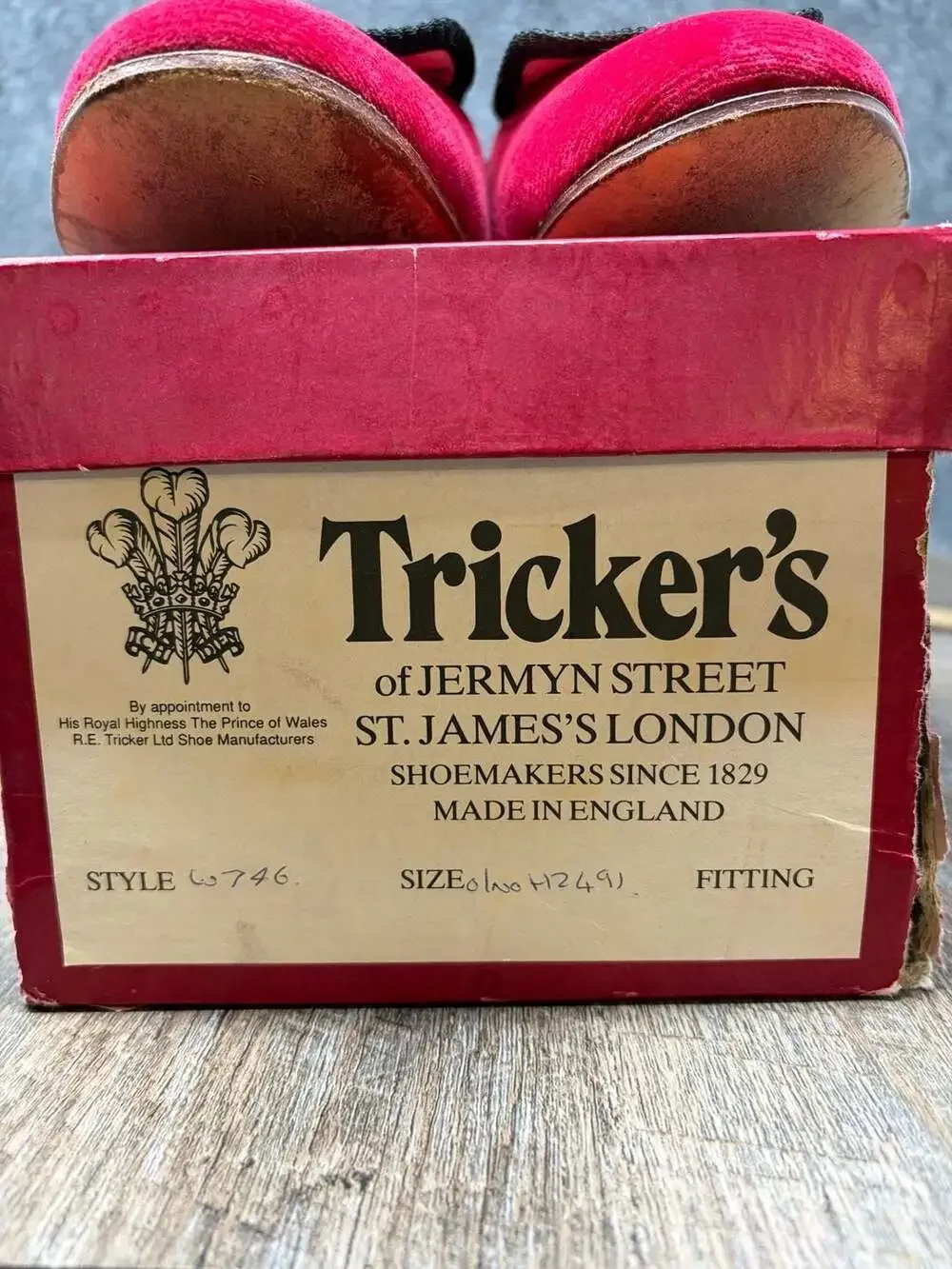 Tricker's London Slippers in Red Velvet w/Gold Rampant Lion Embroidery size 10.5